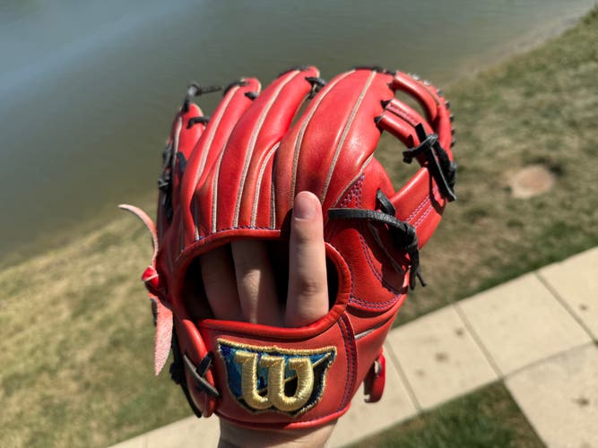 Wilson Staff Baseball Glove RHT 11.75”