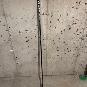 Senior Bauer Vapor Hyperlite 2 Right Handed Hockey Stick P92 (Used)