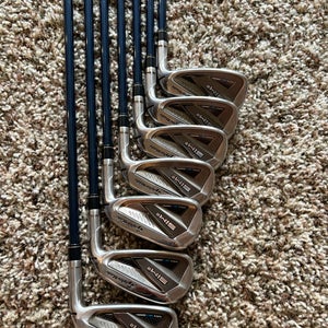 TaylorMade SIM2 MAX Right Handed Iron Set Regular Flex (7 Clubs) #5 - #9, PW, SW Graphite Shaft (Use
