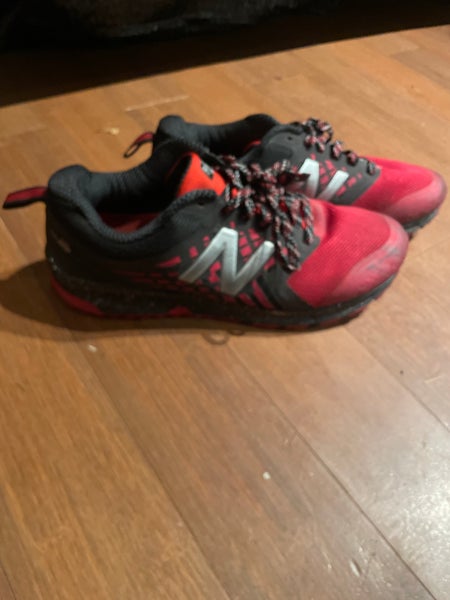 Red Men's Size M 9.5 (W 10.5) Adult New Balance Shoes (Used)