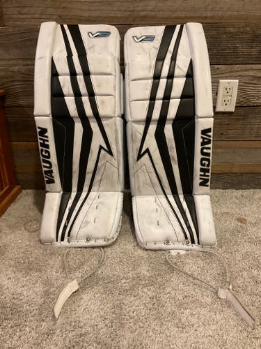 2021 28" Vaughn Velocity V9 Goalie Leg Pads (Used)