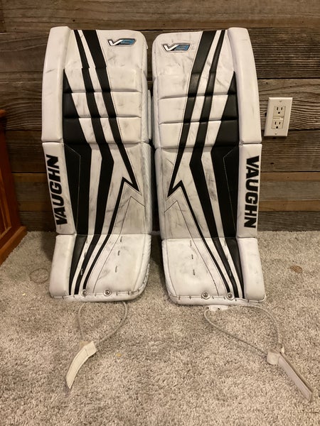 2021 28" Vaughn Velocity V9 Goalie Leg Pads (Used)