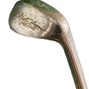 Walter Hagen Power Groove 7 Iron RH Fluted Steel 35.5" Distressed Vintage Grip