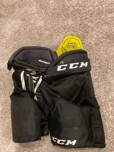 Junior Small CCM Tacks 9060 Hockey Pants (Used)