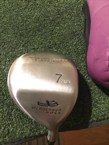 Wedgewood Golf Ladies Silver IR Series 34* 7 Iron Hybrid Graphite Shaft (37)