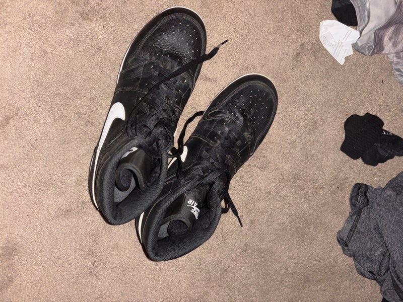 Black Men's Size M 11.0 (W 12.0) Adult Air Jordan High Top Metal (Used)