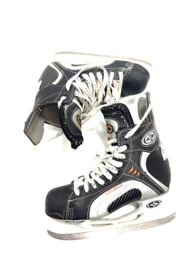 Used Easton SYNERGY 200 Intermediate Hockey Skate Intermediate 6.0 11860-S000299283