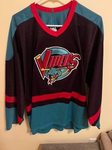 Medium Adult Unisex Bauer Jersey (Used)