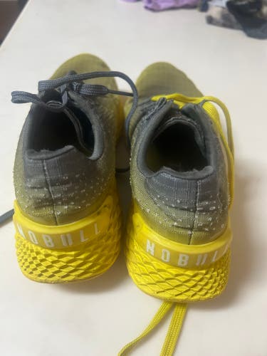 Yellow Men's Size M 8.0 (W 9.0) Adult Shoes (Used)