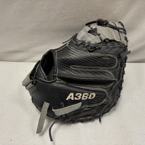Used Wilson A360 BB/SB Catchers LH Throw Black 31 1/2" 11490-S000266335