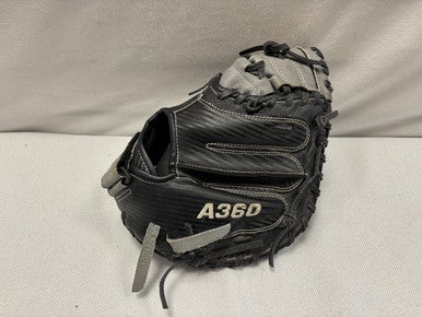 Used Wilson A360 BB/SB Catchers LH Throw Black 31 1/2" 11490-S000266335