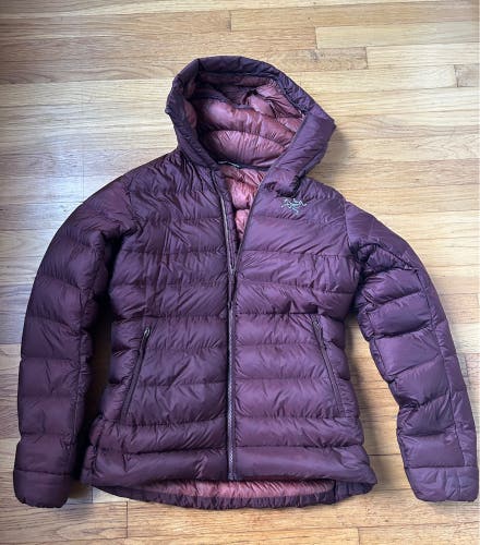 Women's Medium Arc'teryx Jacket (Used)