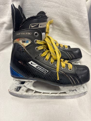 Bauer Supreme One35 Hockey Skates Regular Width Size 2.5 (Used)