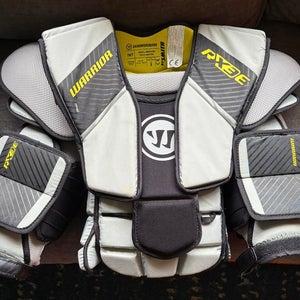 Small / Medium Warrior Ritual X3E Goalie Chest Protector (Used)