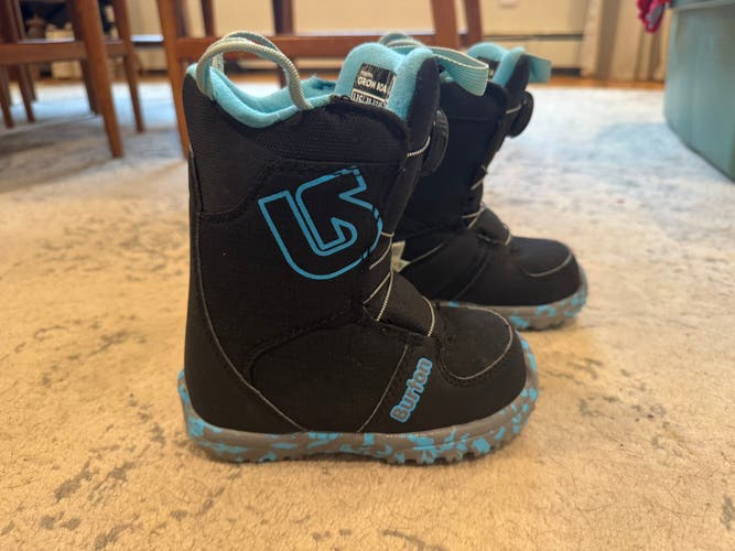 Kid’s Burton Grom BOA Youth Snowboard Boots 11C