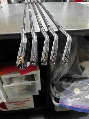 Used Titleist 710 MB FORGED Mens Iron Set RH 6I-PW 11605-S000208127