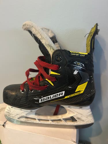 Bauer Supreme M4 Hockey Skates Regular Width Size 2 (Used)