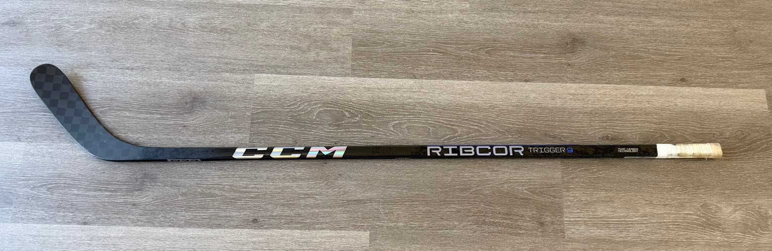 Senior CCM RibCor Trigger 9 Pro Right Handed Hockey Stick P88 (Used)