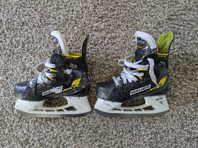 Bauer Supreme M4 Hockey Skates Extra Wide Width Size 1 (Used)