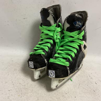 Used CCM TACKS 552 Junior Hockey Skate Junior 04 11855-S000192406
