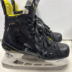 Bauer Supreme M4 Hockey Skates Regular Width 6.5 (Used)