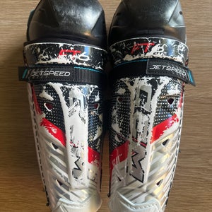 Junior CCM Jetspeed FT6 11 Shin Pads (Used)