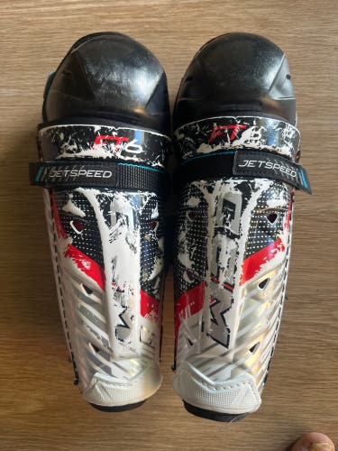 Junior CCM Jetspeed FT6 11 Shin Pads (Used)