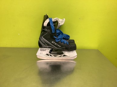 Used CCM RIB XT17 Junior Hockey Skate Junior 01 11686-S000046128