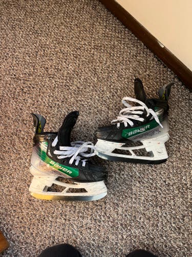 Custom Bauer Vapor Flylite Hockey Skates Size 4.5 (Used)