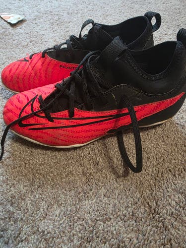 Red Kids 3Y (Big Kids / Youth) Nike Phantom GX Cleats (Used)