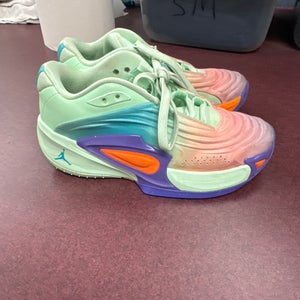 Nike Luka 3 Girls Basketball Shoes 3.5Y Used