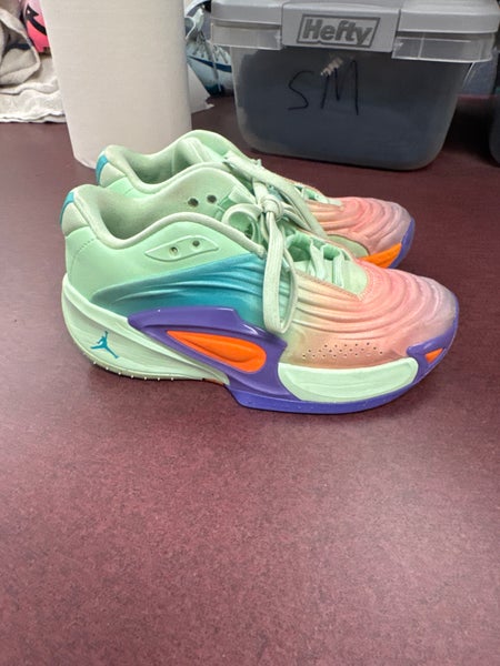 Nike Luka 3 Girls Basketball Shoes 3.5Y Used
