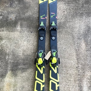 Used Kid's Fischer RC4 Race JR 130 cm Skis | FJ7 Bindings | Max DIN 7.5