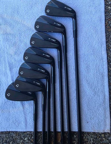 TaylorMade P-790 Iron Set Regular Flex 7 Pieces Graphite Shaft