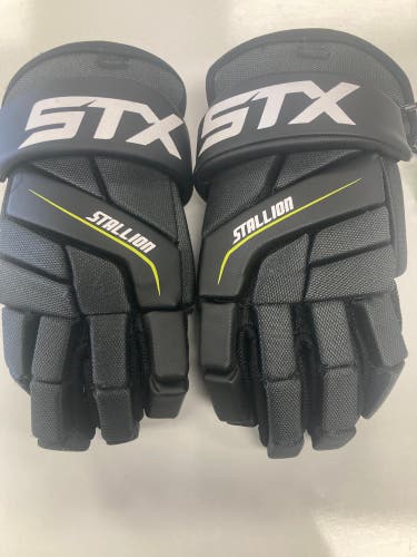 STX Stallion 200 Lacrosse Gloves Large (Used)