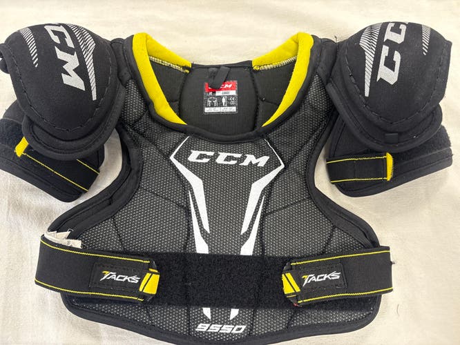 Large Youth CCM Tacks 9550 Shoulder Pads (Used)