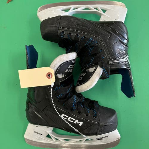 Junior CCM Next Hockey Skates Regular Width Size 2 (Used)