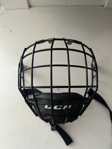 Small CCM FM580 Full Cage (Used)