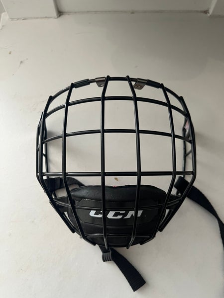 Small CCM FM580 Full Cage (Used)