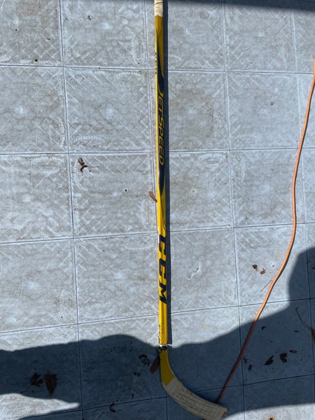 *Broken* Senior CCM JetSpeed Pro Right Handed Hockey Stick Toe Pattern Pro Stock (Used)