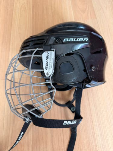 Large Bauer Bhh2100jr Helmet (Used)