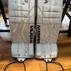 2022 26" Vaughn Velocity V10 Goalie Leg Pads (Used)