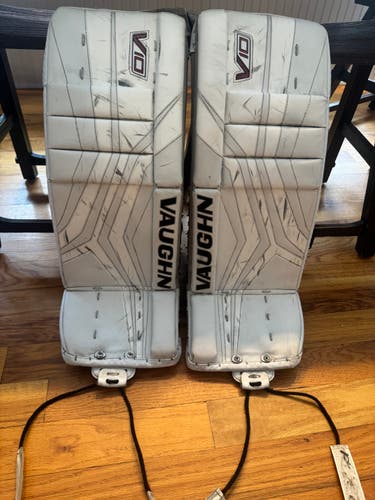 2022 26" Vaughn Velocity V10 Goalie Leg Pads (Used)