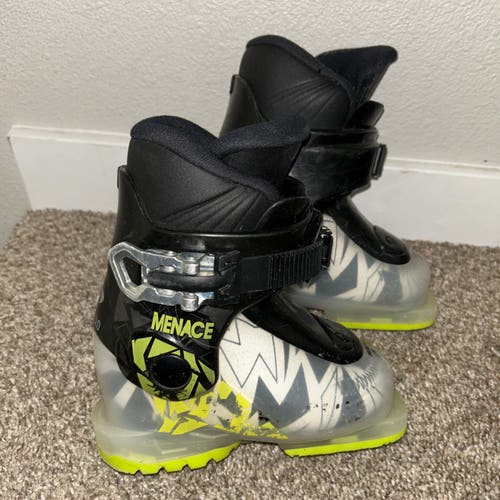 Mondo 15.5 & lower Kid's Dalbello Menace 1 All Mountain Ski Boots (Used)
