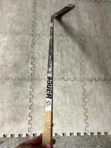 Signed Bauer hockey stick Of the New Haven nighthawks team