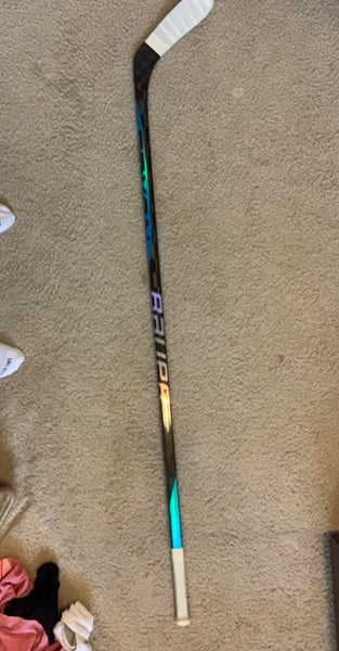 Senior Bauer Nexus Sync Right Handed Hockey Stick 87 Flex P28 (Used)