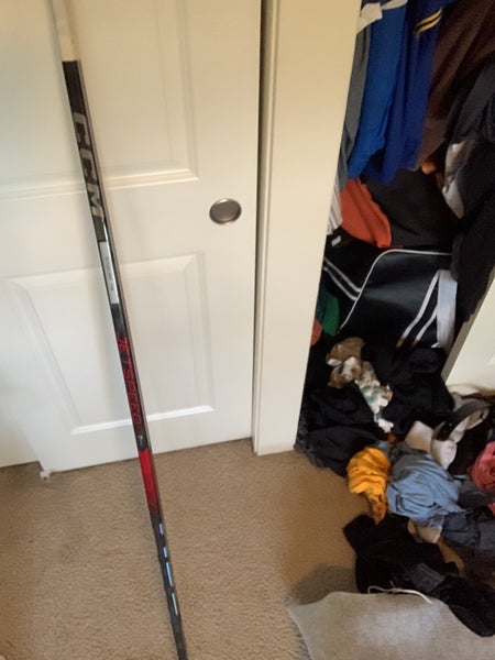 Senior CCM JetSpeed FT7 Pro Right Handed Hockey Stick 75 Flex P28 (Used)