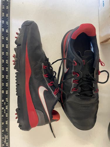 Men's Size M 12.0 (W 13.0) Nike Golf Shoes (Used)