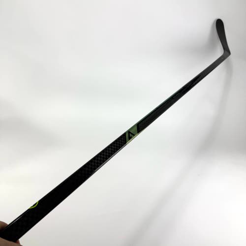 New Left CCM Warrior Alpha LX3 | 85 Flex w28 Curve Grip | E419