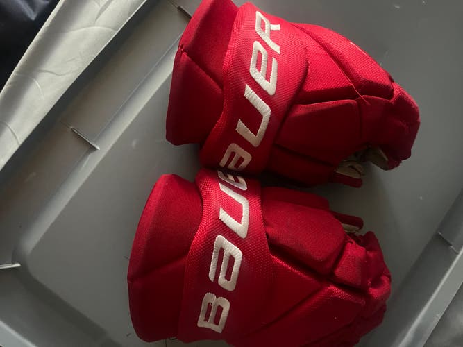 Bauer red X Gloves 13" (Used)